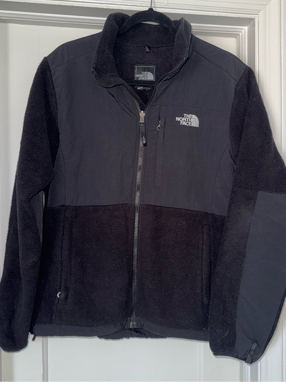 The North Face Denali Black Lightweight Fleece Jacket - Women’s L